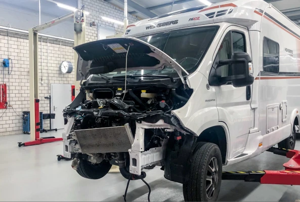 PAROZ AG-Wohnwagen-Wohnmobil-Kastenwagen-Auto-Werkstatt-Frauenfeld